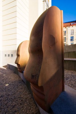 Profile and globe by artist Sivert Lindblom
