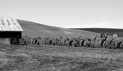 wagon wheel fence