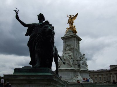Buck Palace monuments