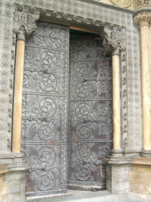 Intricate doorway into Westminster Abby