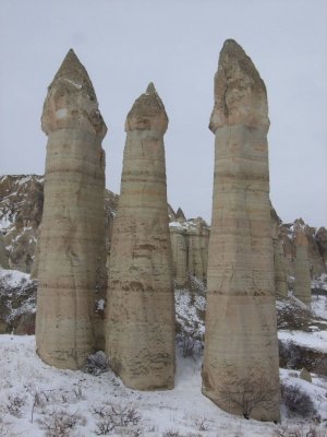 Goreme: Fairy castle formations in Love Valley
