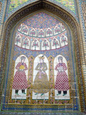 the arcade of southern facade of Naranjestan