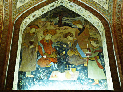 Shah Tahmasp receives in his court Humayun, the Indian prince who fled to Persia in 1543