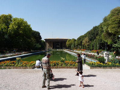 Chehel Sotun Palace standing in a pretty garden