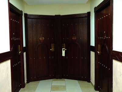 hotel suite - entrance