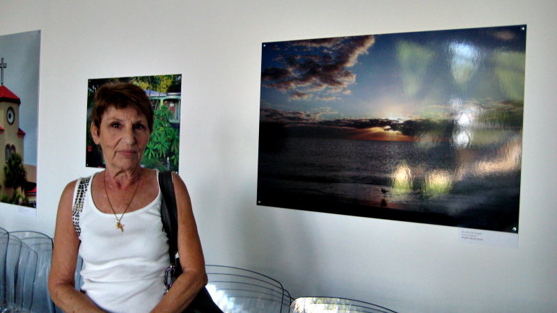 20120928_10.JPG MY MOM AT THE DAIL MUSEUM WITH MY 3RD PLACE PEOPLES CHOICE PHOTO