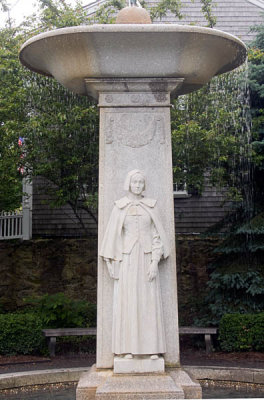 Daughter's of American Revolution Statue