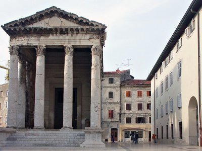 Pula - Temple of Augustus