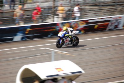 Rossis warm up lap for Quali.jpg
