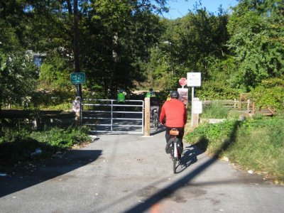 Entering South County Trailway