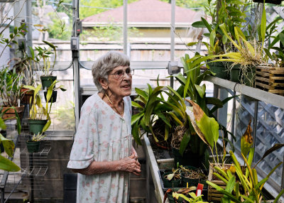 Mom working in greenhouse 05
