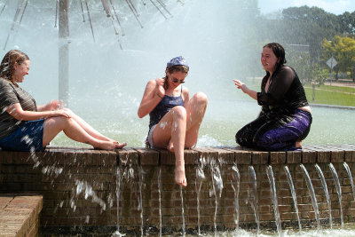 Allen Parkway fountain 3 girls 3