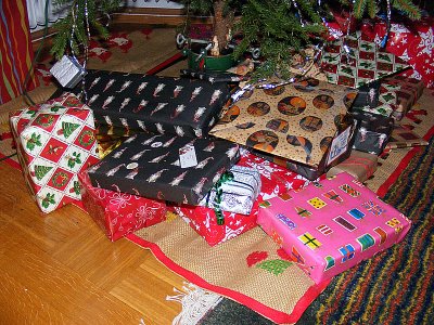 ...and the X-mas gifts under the tree