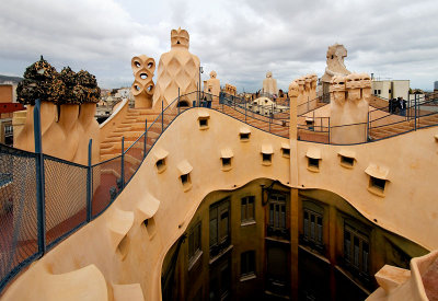 CasaMilaPano01.jpg