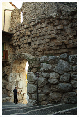 Porta Sanguinaria. Murs polygonaux