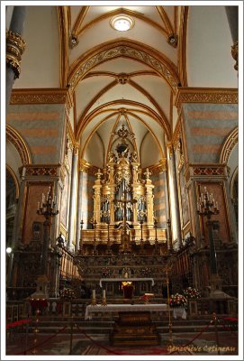 L'orgue et l'autel principal de l'glise de San Domenico Maggiore