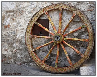 Roue d'une ancienne charette sicilienne