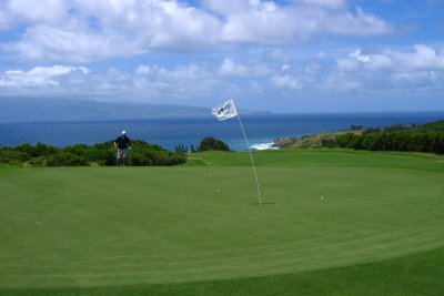 Windy golf in Maui