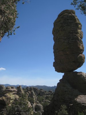 Pinnacle balanced rock