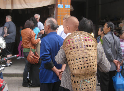 Matt draws a crowd of onlookers