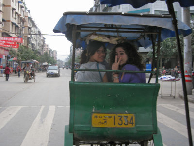 Qi Fei and Britt in the carriage