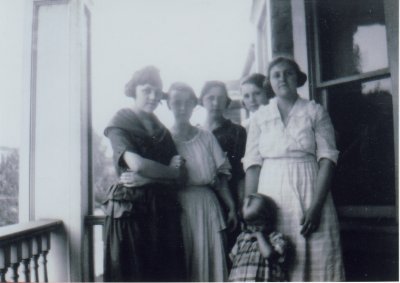 Mary (S&T), Theresa Florina (B&E), Elizabeth (S&T), Blanche Gertrude (B&E), Lillian (S&T)