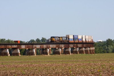 CSX 64 Q120 Rahm IN 09 May 2009