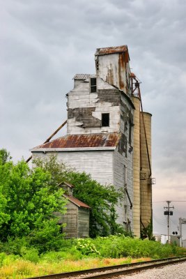 Abandoned elevator on the Monon line