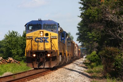 Q645 had been waiting patiently in the siding at Smith and heads south after the two north bounds pass.