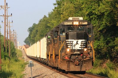NS 8811 70T Francisco IN 28 Aug 2010