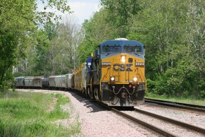 Q515 waits in the hole at Hazelton for Q124