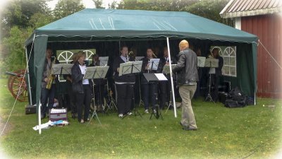 Conductor Reidar Fosdahl and his band