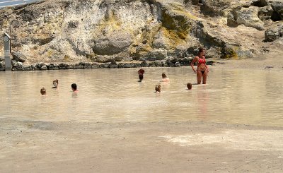 Vulcano:sulphurous baths