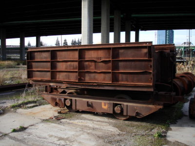 Leslie Salt 4: A side dump railcar