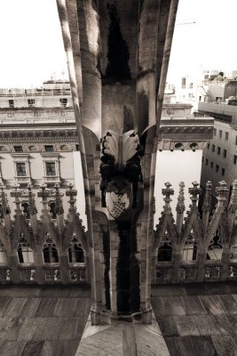 Arch on top of Duomo