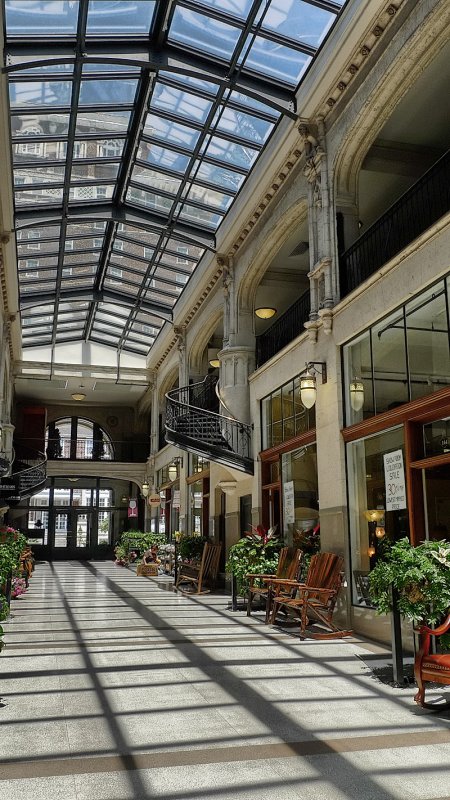 P1040215 Grove Arcade