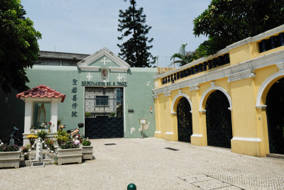 St. Joseph's Seminary & Sir Robert Ho Tung Library