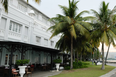 Eastern & Oriental Hotel (Courtyard)