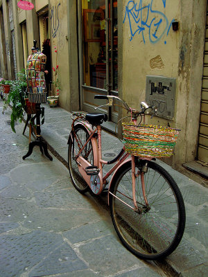 Pink bicycle and graffiti<br />8296
