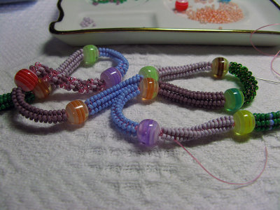 *1*Tubular beaded beads