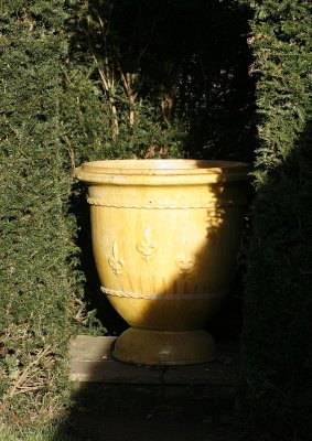 Urn02.JPG
