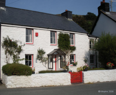 Cottage in village of Cwmtydi.jpg