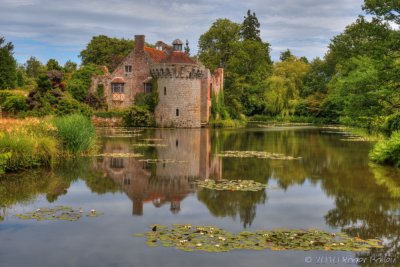 Scotney Castle and Lake.