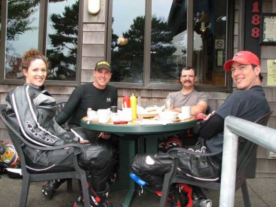 Lunch at Bills