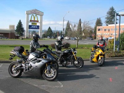couple-trumpets-and-duc2.jpg