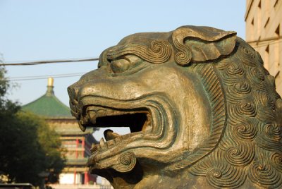 Chinese lion near the Bell Tower, East Street, Xian