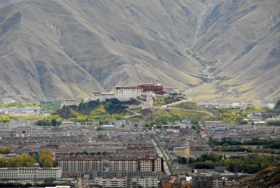 The Potola Palace in the center of Lhasa 7 km to the south of Pabonka