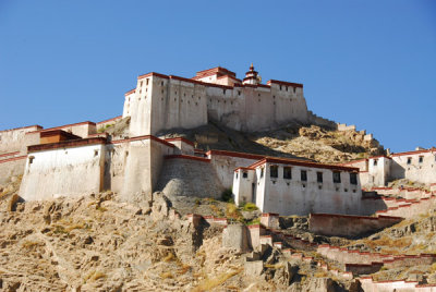 The British invading from India seized Gyantse Dzong in 1904 and held it for a month