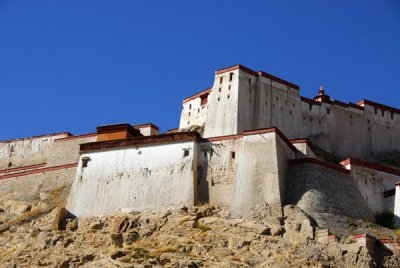 500 Tibetan defenders held off the vastly superior British forces for several days earning Gyantse the title Hero City