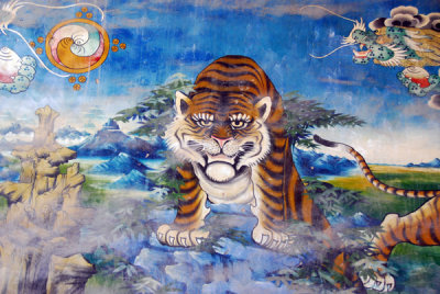 Tiger guarding the main gateway to Pelkor Chöde Monastery